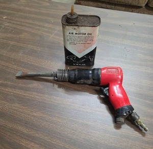 lot 909 image: Air Motor Oil Lubricator and Pneumatic Tool Lot (untested)