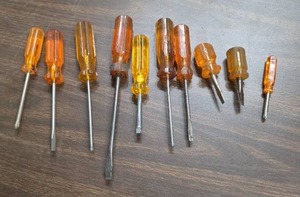 lot 920 image: 10 Piece Screwdriver Set Amber Orange Handles