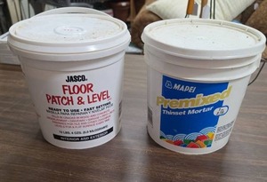 lot 931 image: JASCO Floor Patch & Level 13 LBS 4 OZ and MAPEI Premixed Thinset Mortar Lot