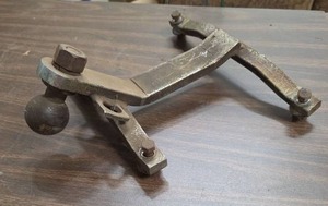 lot 937 image: Trailer hitch
