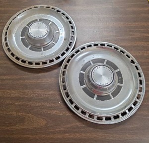 lot 951 image: Chevrolet Motor Division 14 Hubcaps Set of 2