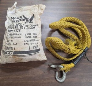 lot 953 image: Quik Grip Light Truck Tire Chains 1 Pair QG2221CAM and a tow rope