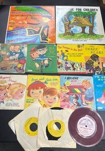 lot 362 image: Vintage Peter Pan Records Childrens Story Album Collection 10 piece Lot