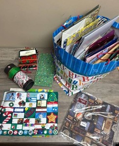 lot 519 image: Holiday Gift Wrap, Bags and Ribbon Lot