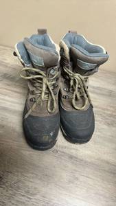 lot 711 image: Therm-Lite Hiking Boots Leather Upper Mens Size 9