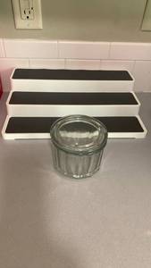 lot 1125 image: Cabinet riserorganizer and small glass canister