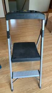 lot 1131 image: Gorilla Ladders 2-Step Aluminum Ladder with Flip Hook