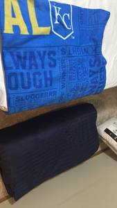 lot 1202 image: Kingqueen navy blue comforter Kansas City Royals throw blanket