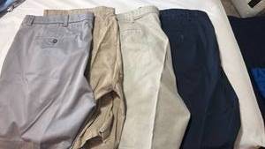 lot 1207 image: Mens shorts size  42
