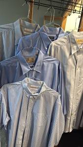 lot 1221 image: Mens long sleeve button up shirts size 3637 and 4xt