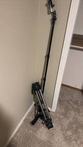 lot 1323 image: Tripods for phone and cameras