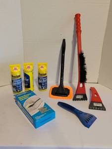 lot 2005 image: Prestone Windshield De-Icer with Scrapers and Fluid