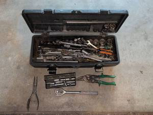 lot 2013 image: Craftsman Socket Wrench Set with Tools and Case