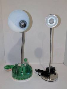lot 2124 image: Desk Task Lamps 2-Pack Green Gooseneck Flexible
