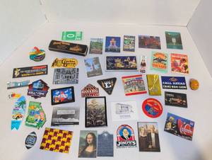 lot 2127 image: Lot of Vintage Travel Souvenir Magnets Mixed Locations