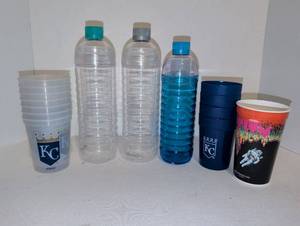lot 2202 image: Mixed Beverage Containers Lot KC Cups, Aladdin Bottles, Novelty Cup (6 pieces)