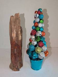 lot 2234 image: Tree-related Decoration