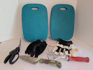 lot 2238 image: Garden Tool Set 2 Kneeling Pads Pruners Gloves Cultivator
