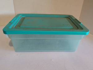 lot 2239 image: Plastic Storage Container with Lid Teal