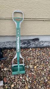 lot 3002 image: Pooper scooper
