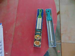 lot 4496 image: Vintage Candy Thermometer - Appears NIB