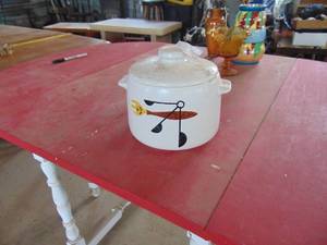 lot 4504 image: West Bend Bean Pot