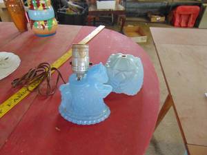 lot 4517 image: Small Blue Pony Glass Lamp