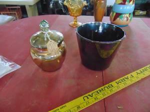 lot 4526 image: Carnival Glass jar with Lid - Ice Bucket