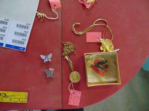lot 4531 image: Costume Jewelry Selection