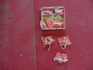 lot 4532 image: Costume Jewelery - Bird Pins