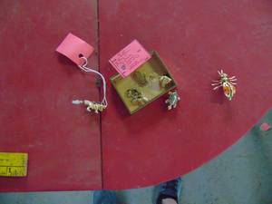 lot 4533 image: Costume Jewelery - Frog - Mouse Turtle and more