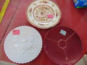 lot 4539 image: Selection of Serving Dishes