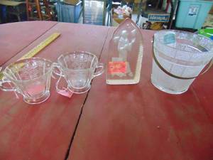 lot 4548 image: Cream and Sugar - Ice Bucket - Religous Piece