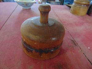 lot 4567 image: 3 Butter Mold
