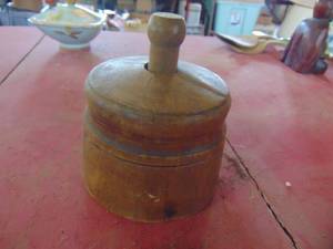 lot 4568 image: 3 Butter Mold