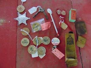 lot 4571 image: Selection of small stuff - Wooden Nickels and More