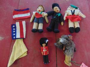 lot 4580 image: Selection of Vintage Dolls