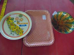 lot 4595 image: Selection of Trays - Serving Bowl - - Disneyland