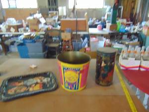 lot 4606 image: Bicentennial Trashcan and More