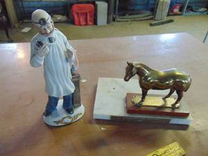 lot 4618 image: Dr. Figure and Horse Trophy