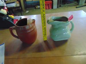 lot 4622 image: Pair of Pottery Pitchers- Unmarked