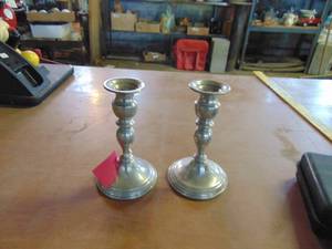 lot 4624 image: Pair of Pewter Candlesticks