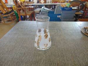 lot 4646 image: Frosted Glass Carafe