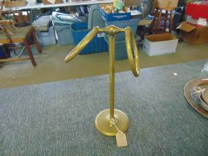 lot 4647 image: Brass Rack
