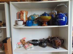 lot 4660 image: Contents of 2 Shelves