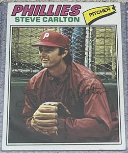 lot 129 image: 1977 Topps Baseball Card #110 - Steve Carlton Philadelphia Phillies