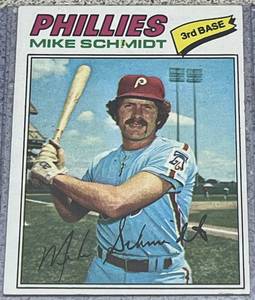 lot 130 image: 1977 Topps Baseball Card #140 - Mike Schmidt Philadelphia Phillies