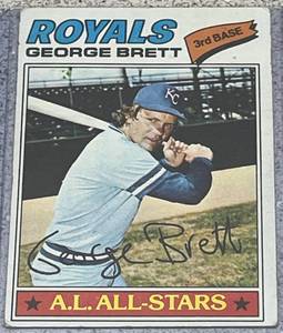lot 135 image: 1977 Topps Baseball Card #580 - George Brett Kansas City Royals
