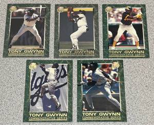 lot 225 image: Tony Gwynn Baseball Cards - Lot of 5 (#2)