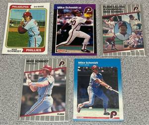 lot 242 image: Mike Schmidt Baseball Cards - Lot of 5